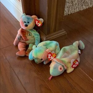 Set of 3 tye-dyed beanie babies